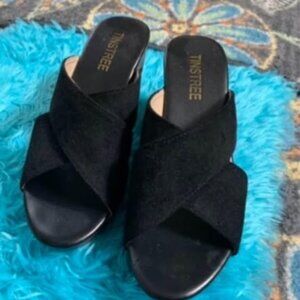 Ladies size 9 3 inch heel black sandals